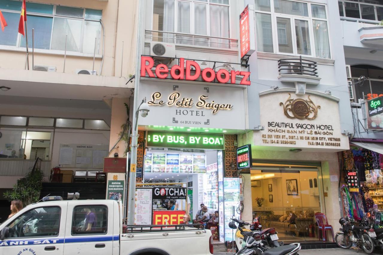 Khách sạn Reddoorz @ Bui Vien Walking Street 3 2*