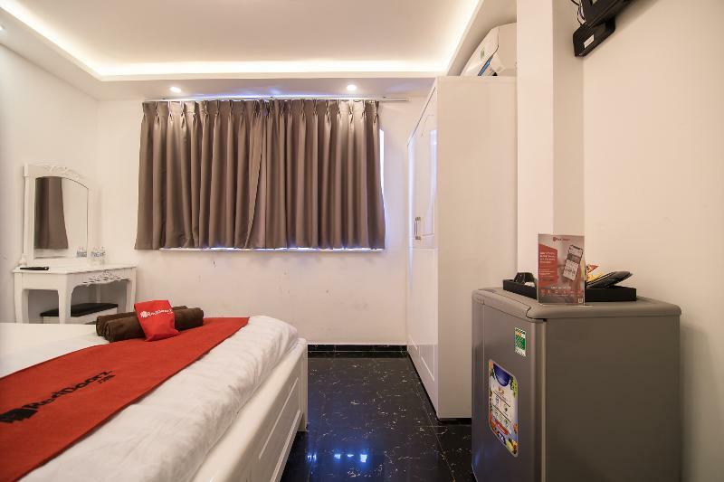 Khách sạn Reddoorz @ Bui Vien Walking Street 3 TP. Hồ Chí Minh