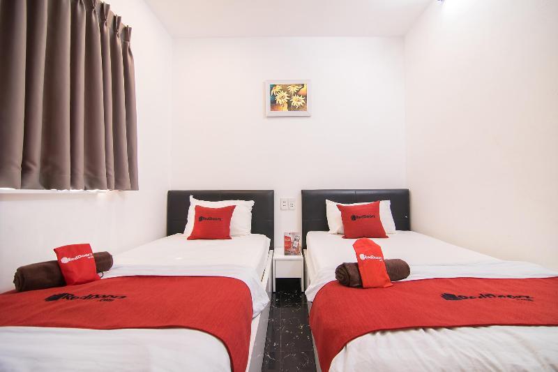 Hotel Reddoorz @ Bui Vien Walking Street 3 2*